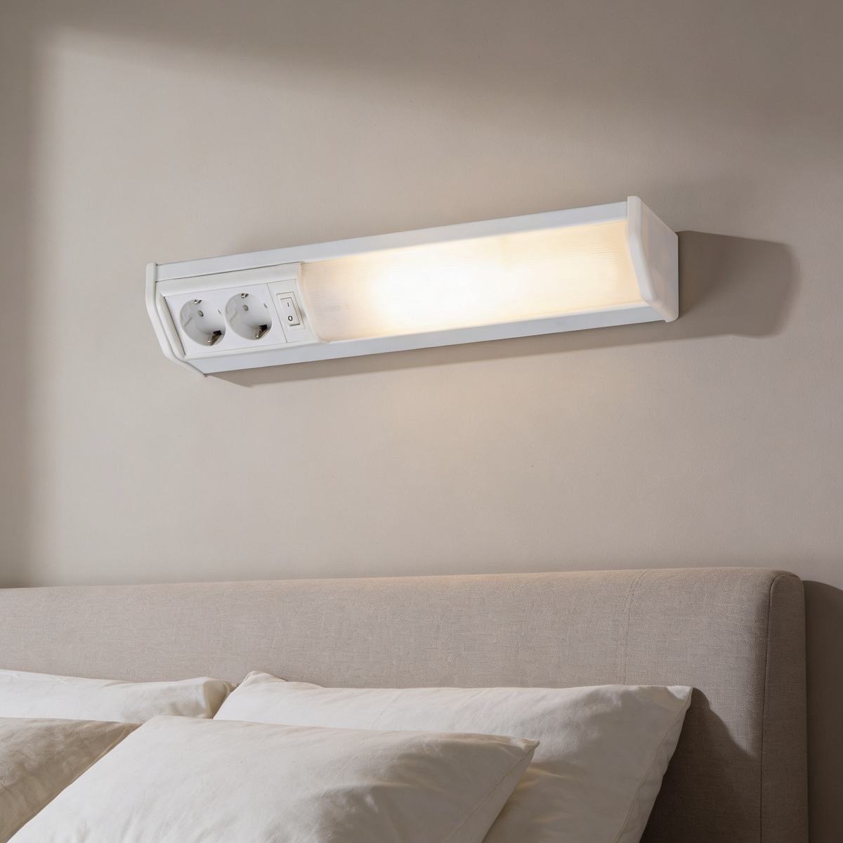 Applique murale linéaire 10W 50cm avec 2 prises - مصباح جداري خطي مزود بمقبسين