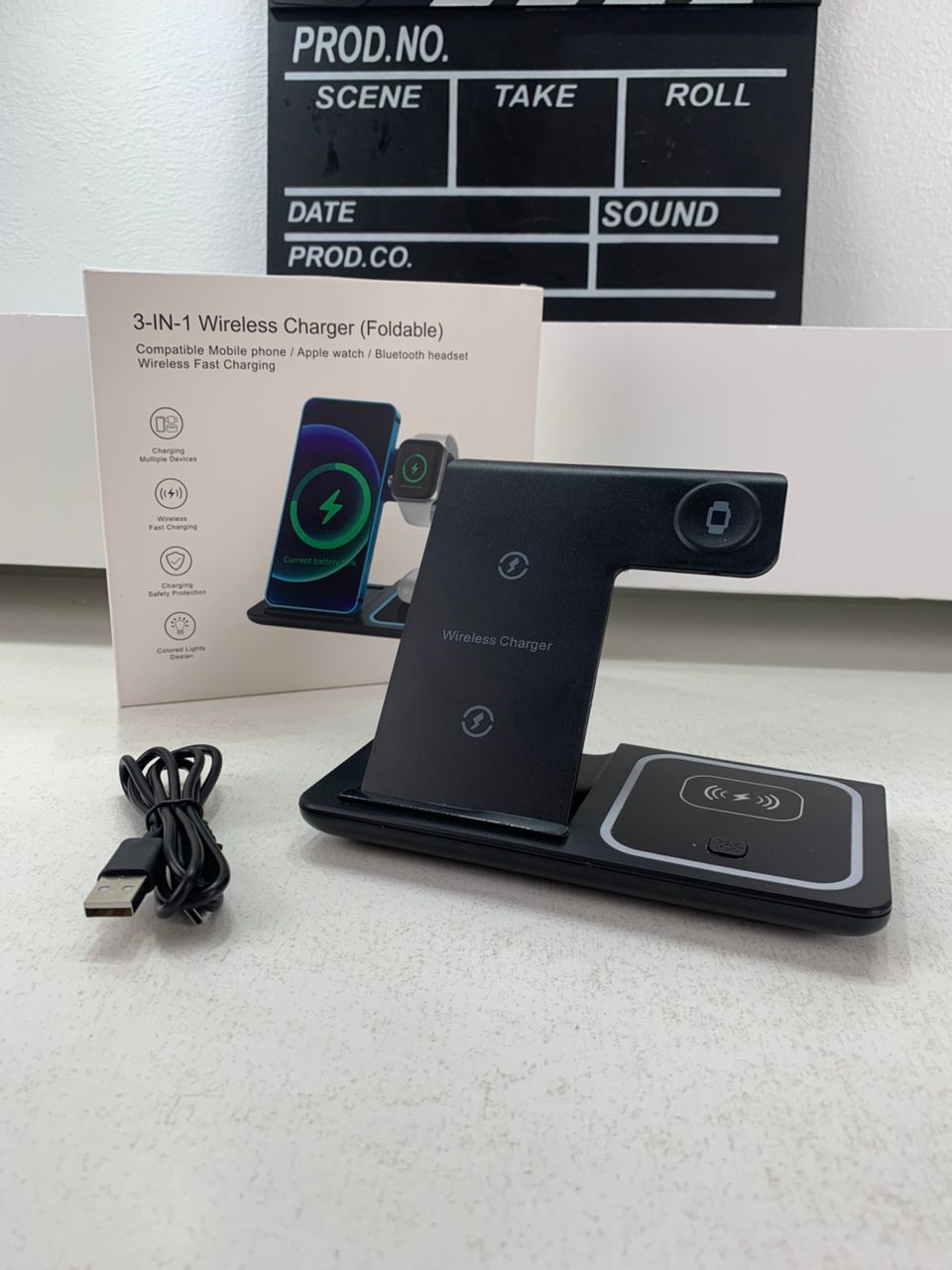 Station de charge sans fil 3 en 1 pour smartphones et appareils électroniques – شاحن لاسلكي للهاتف و الأجهزة الإلكترونية